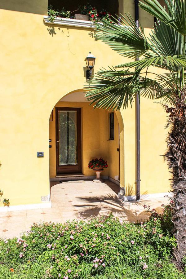 Villa Elena Appartamento In Villa Montinelle エクステリア 写真