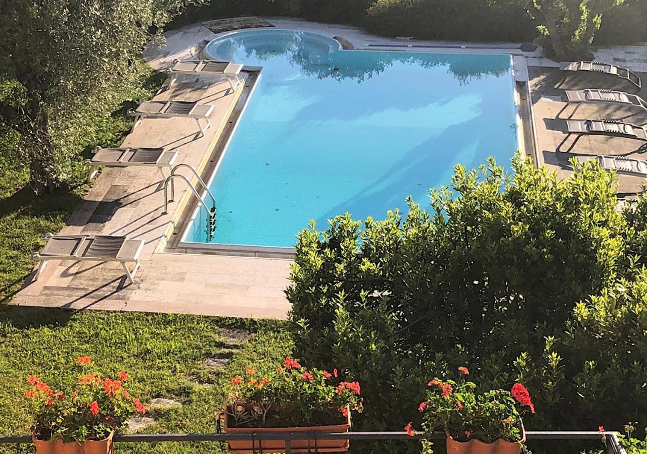Villa Elena Appartamento In Villa Montinelle エクステリア 写真